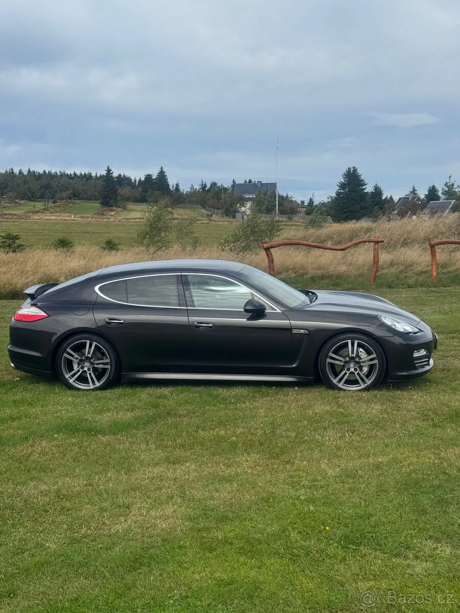 Porsche Panamera 2011 photo 2