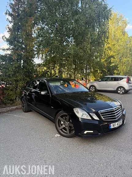 Mercedes-Benz E-Class 2009 photo 3