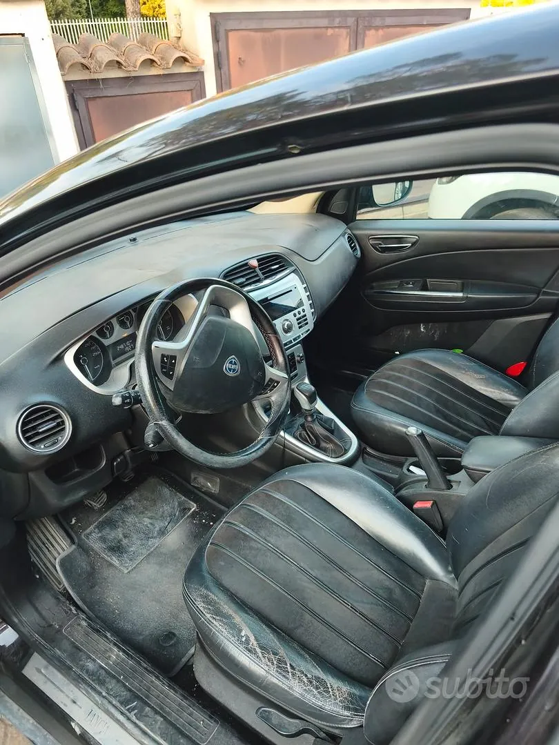 Lancia Delta 2012 photo 4