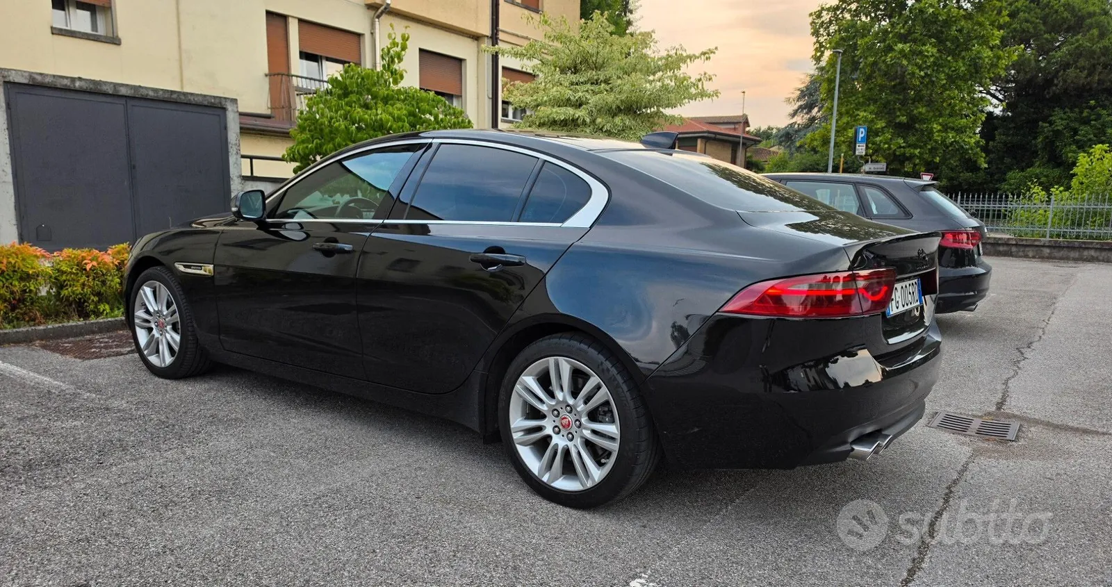 Jaguar Xe 2017 photo 4