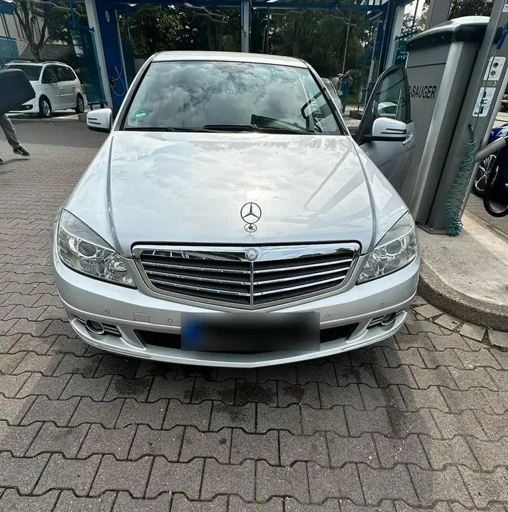 Mercedes-Benz C180