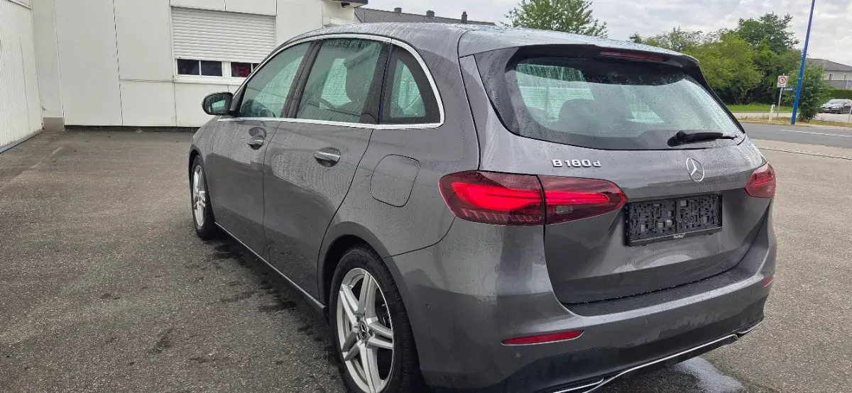 Mercedes-Benz B-Class 2024 photo 3