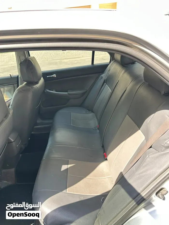 Honda Accord 2004 photo 2