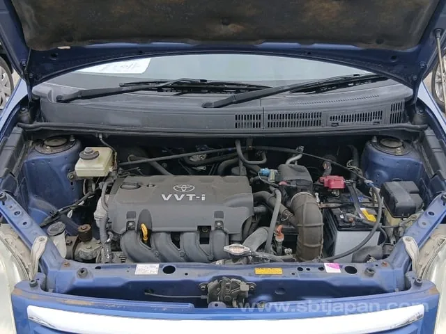 Toyota Raum 2005 photo 2