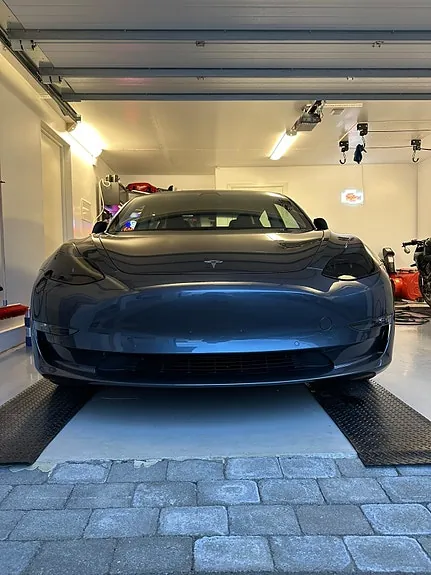 Tesla Model 3 2021 photo 2