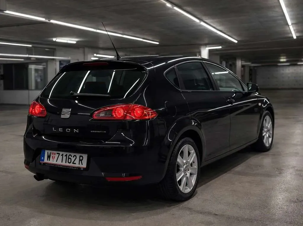 Seat Leon 2008 photo 2