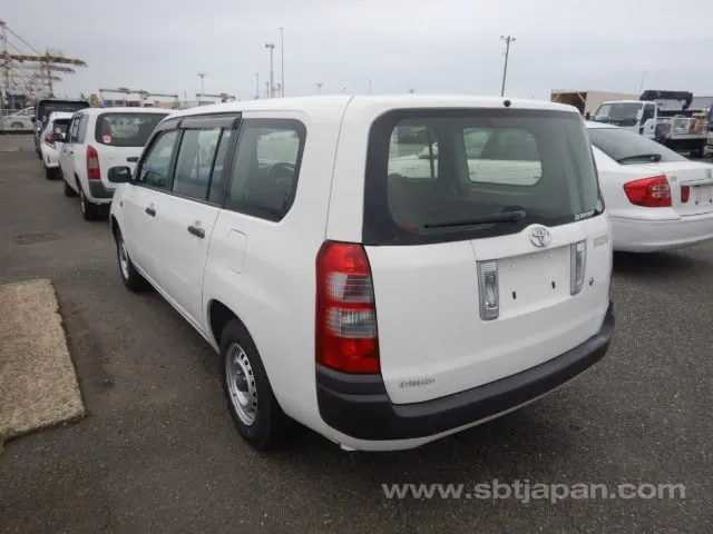 Toyota Succeed 2014 photo 3