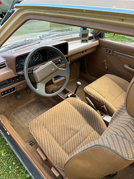 Mazda 323 1984 photo 3