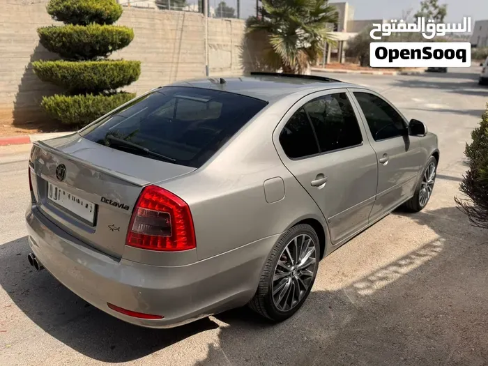 Skoda Octavia 2009 photo 4