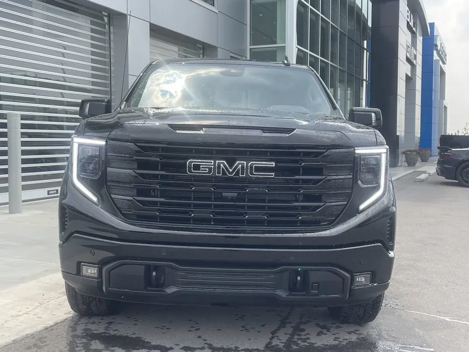 GMC Sierra 1500 2026 photo 2