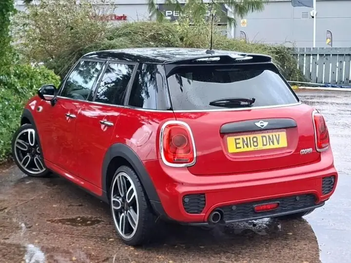 Mini Hatch 2018 photo 2