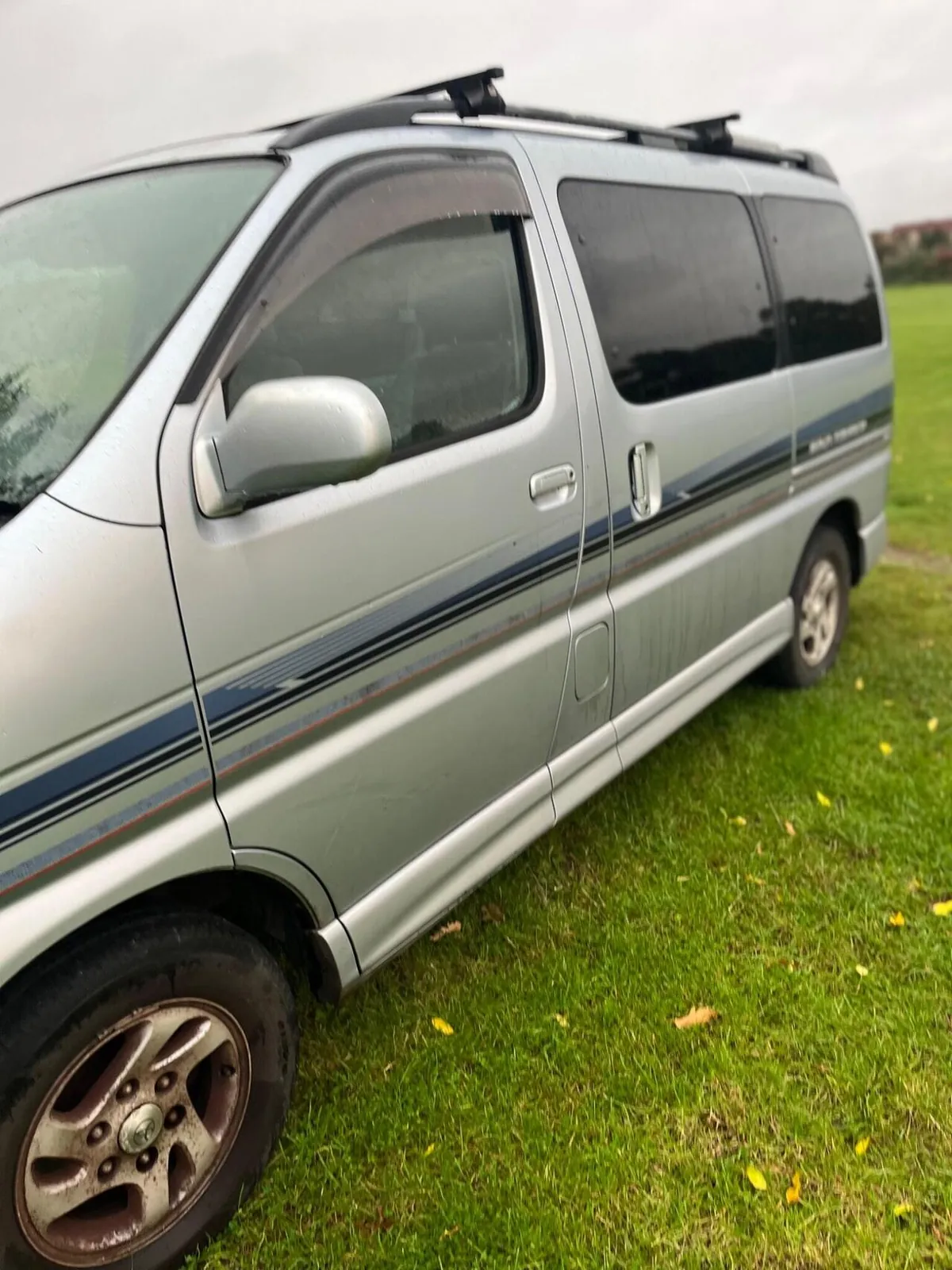 Toyota Hiace 1998 photo 2
