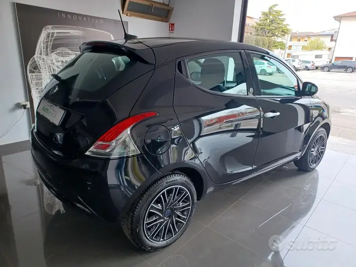 Lancia Ypsilon 2023 photo 3