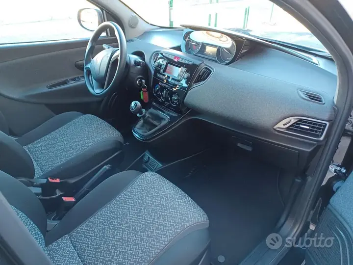 Lancia Ypsilon 2023 photo 5