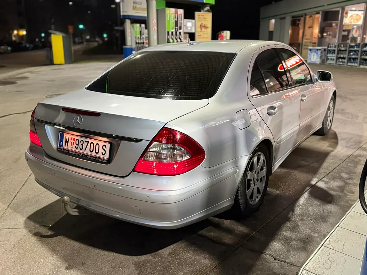 Mercedes-Benz E-Class 2008 photo 3