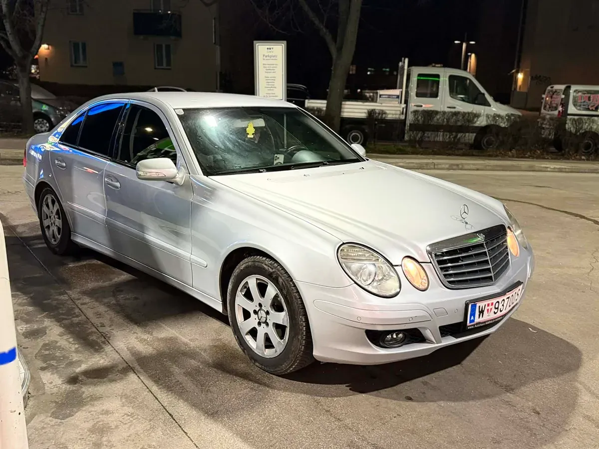 Mercedes-Benz E-Class 2008 photo 2