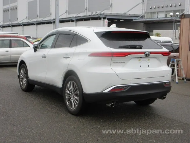Toyota Harrier 2024 photo 3