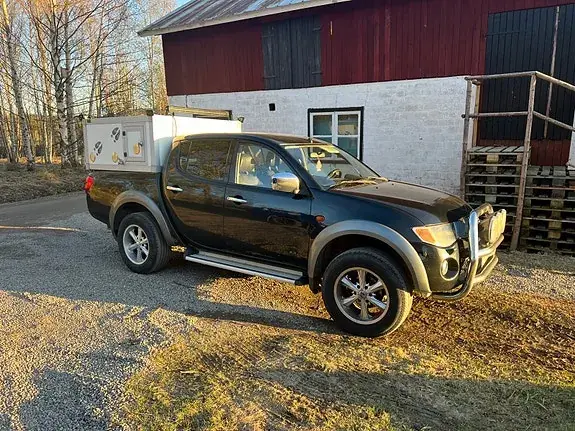 Mitsubishi L200 2007 photo 2