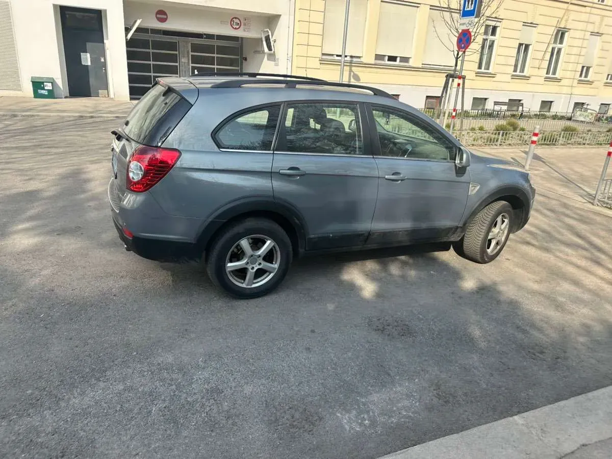 Chevrolet Captiva 2011 photo 2