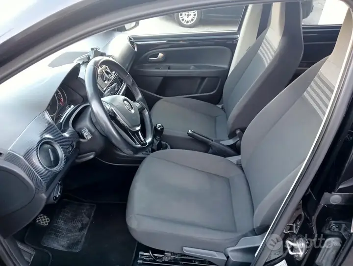 Volkswagen Up 2018 photo 5