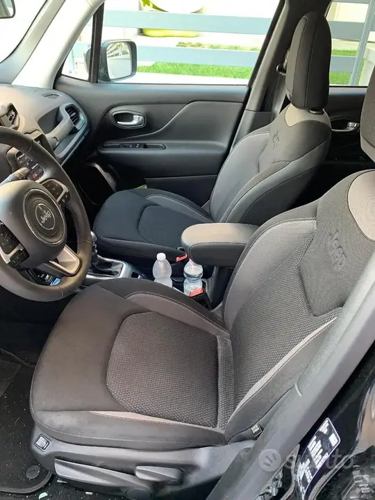 Jeep Renegade 2024 photo 3