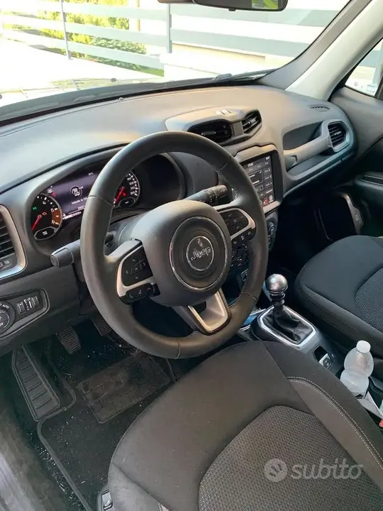 Jeep Renegade 2024 photo 2