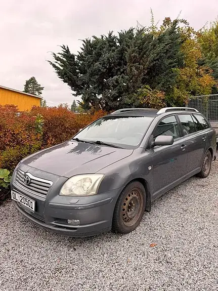 Toyota Avensis 2005 photo 2