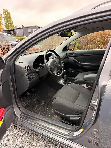 Toyota Avensis 2005 photo 4