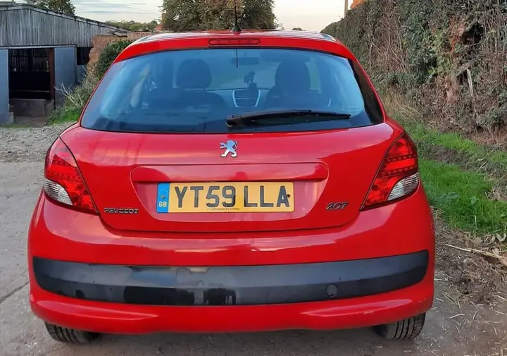 Peugeot 207 2009 photo 3