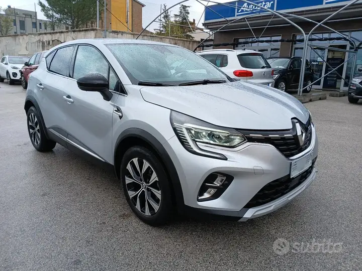 Renault Captur 2022 photo 2