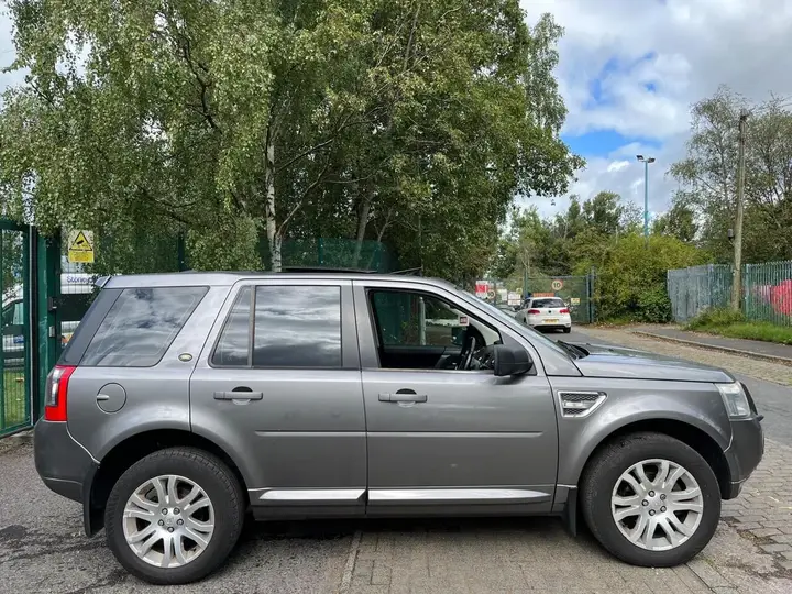 Land Rover Freelander 2 2009 photo 2