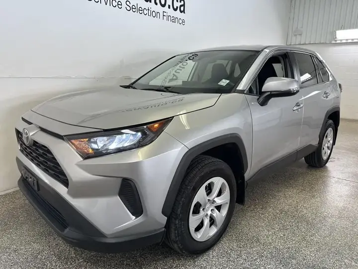 Toyota Rav4 2024 photo 3