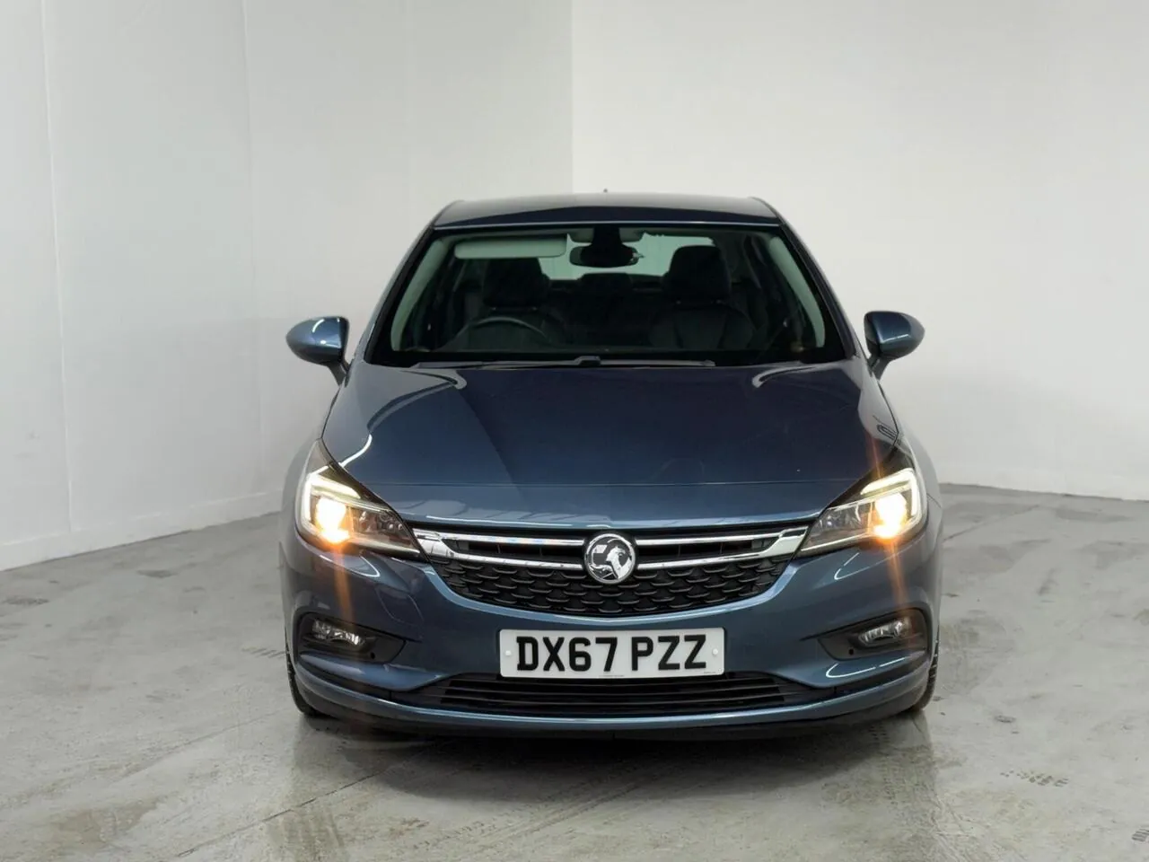 Vauxhall Astra 2017 photo 3
