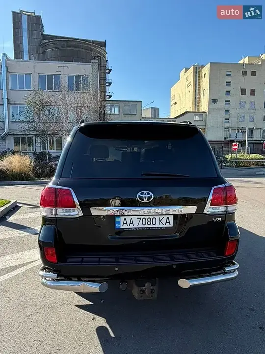 Toyota Land Cruiser 2010 photo 4
