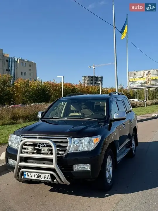 Toyota Land Cruiser 2010 photo 3