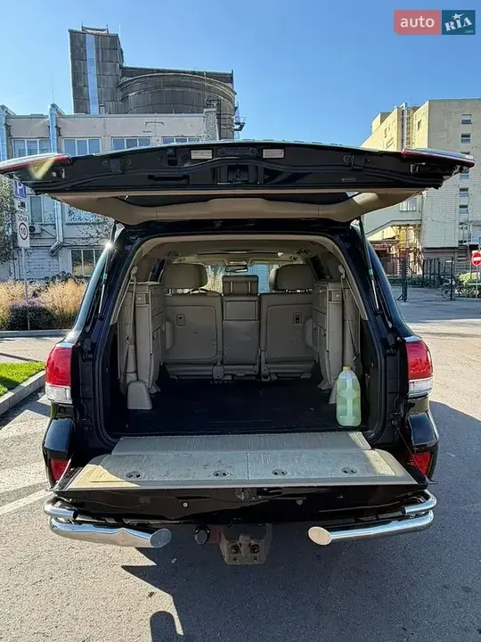 Toyota Land Cruiser 2010 photo 5