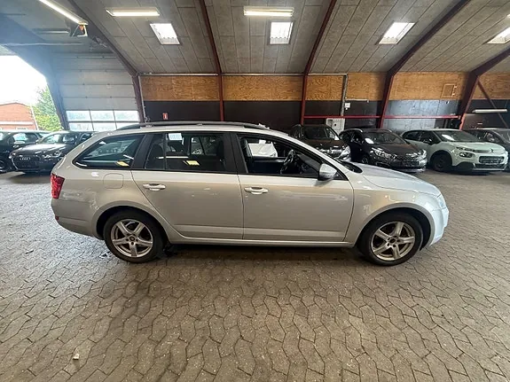 Skoda Octavia 2014 photo 4