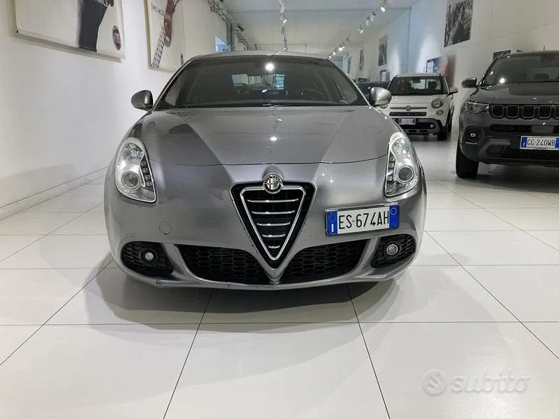 Alfa Romeo Giulietta 2013 photo 2