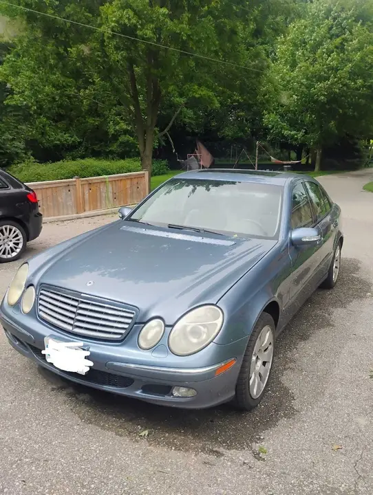 Mercedes-Benz E-Class 2004 photo 2