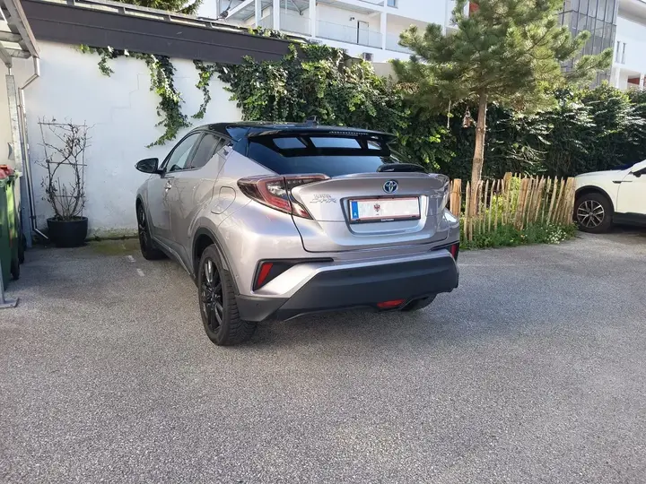 Toyota C-Hr 2018 photo 2