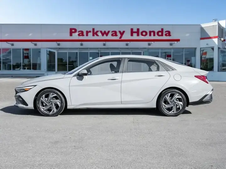 Hyundai Elantra 2024 photo 3