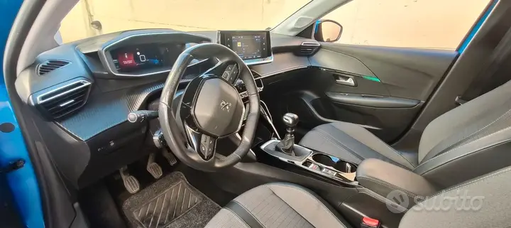 Peugeot 208 2021 photo 2