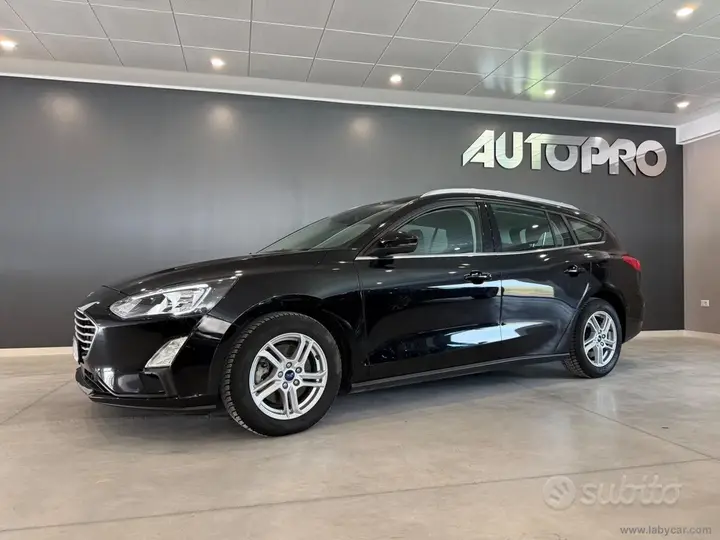 Ford Focus 2021 photo 2