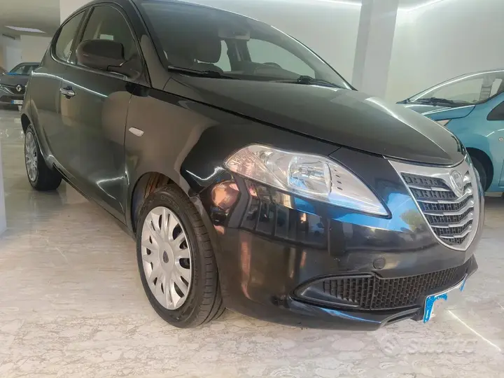 Lancia Ypsilon 2012 photo 2