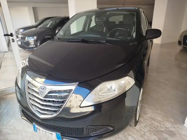 Lancia Ypsilon