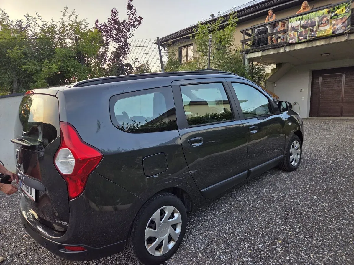 Dacia Lodgy 2017 photo 2