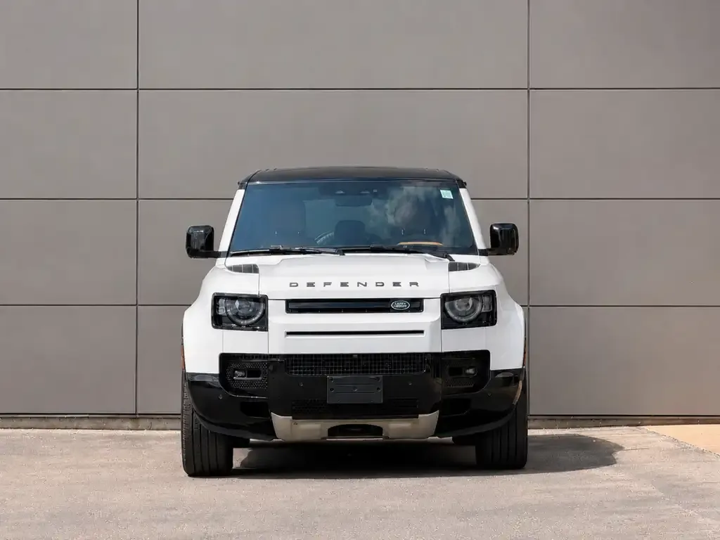 Land Rover Defender 2023 photo 3
