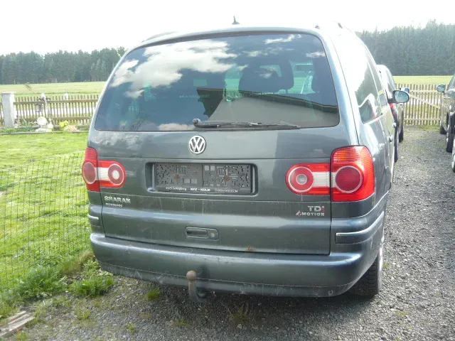 Volkswagen Sharan 2008 photo 2