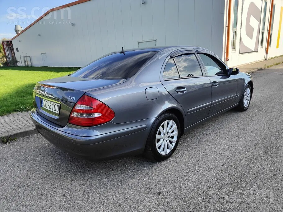 Mercedes-Benz E220 2006 photo 4