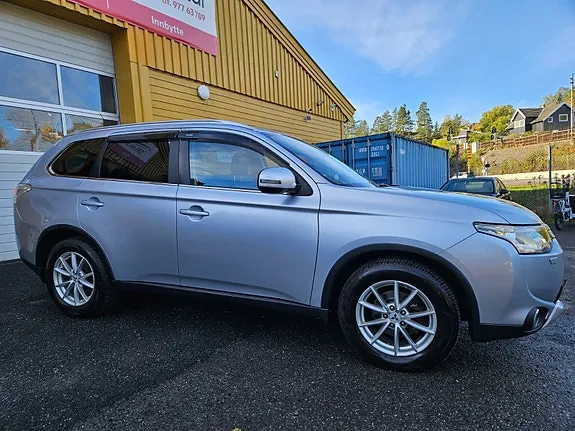 Mitsubishi Outlander 2015 photo 4